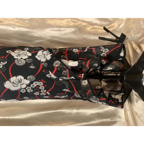 Vintage Trixxi Multi-Layered Dark Romantic Floral Maxi Dress - Picture 4 of 9